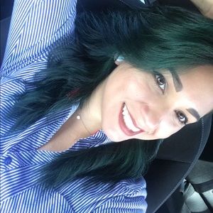 Meet your Posher, Alexandra